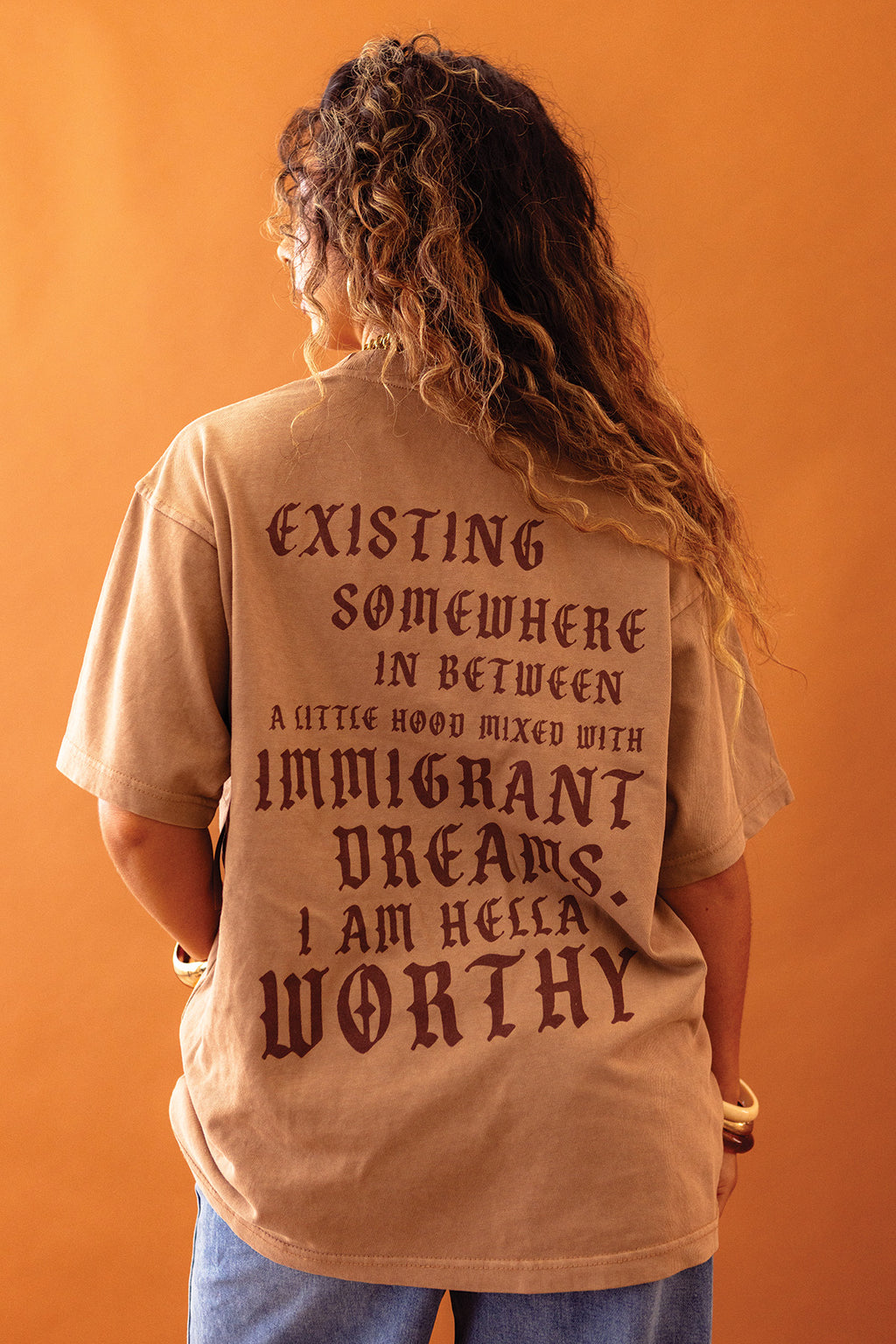 Hella Worthy Tee - Pigment Burro