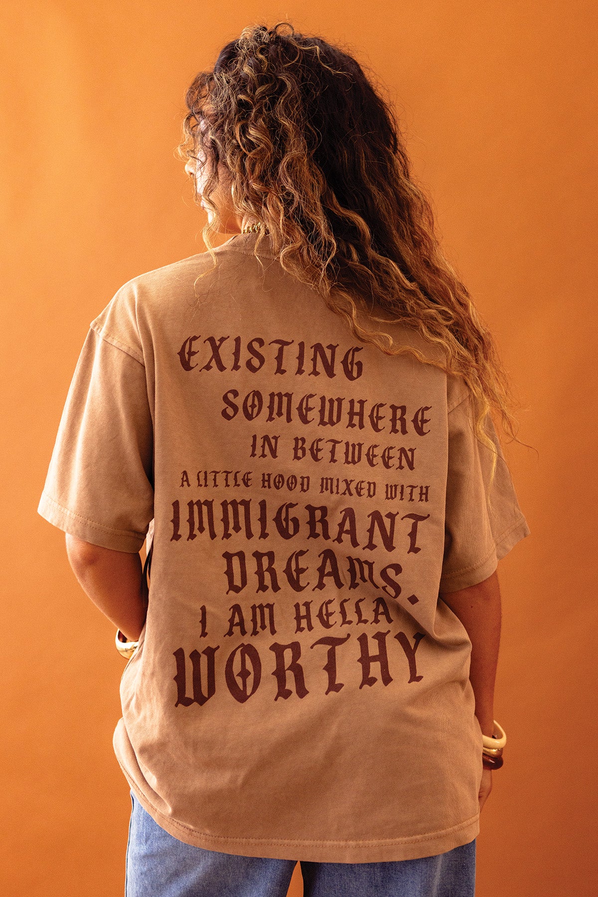 Hella Worthy Tee - Pigment Burro